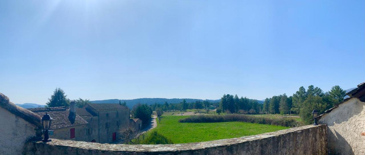 Вилла Les Fouillettes Aujac  Экстерьер фото